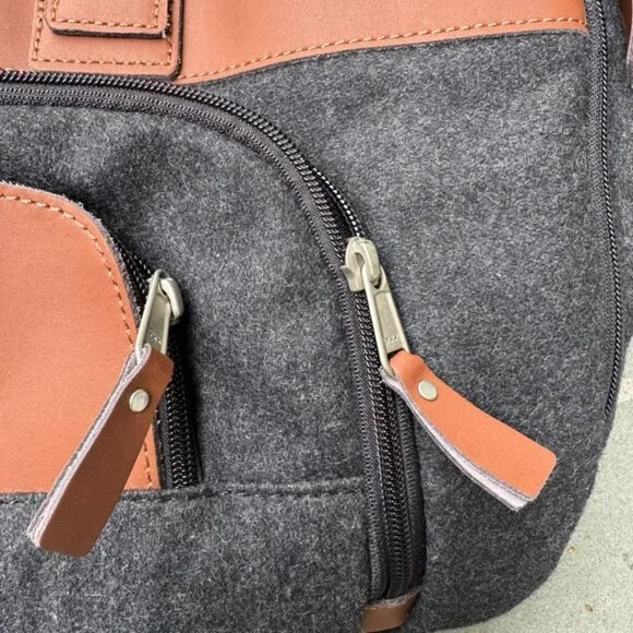 Urban Edge Wool & Leather Weekender Bag - Picture 7 of 11